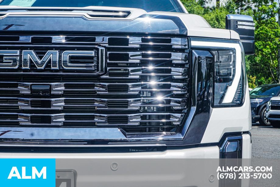 Used 2024 GMC Sierra 3500 Denali Ultimate AWD/4WD image 11