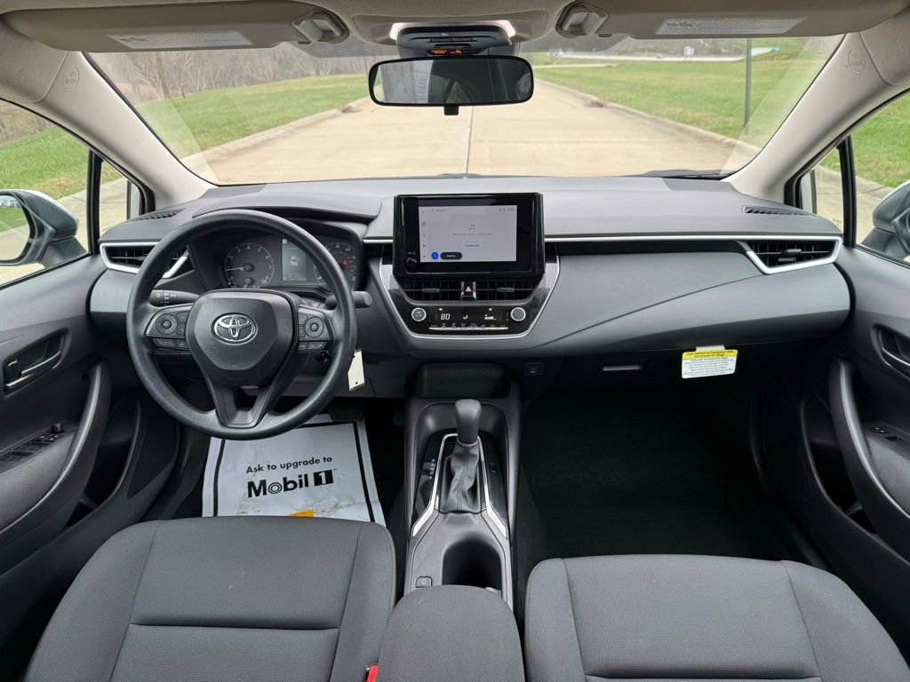 Used 2025 Toyota Corolla LE FWD image 18
