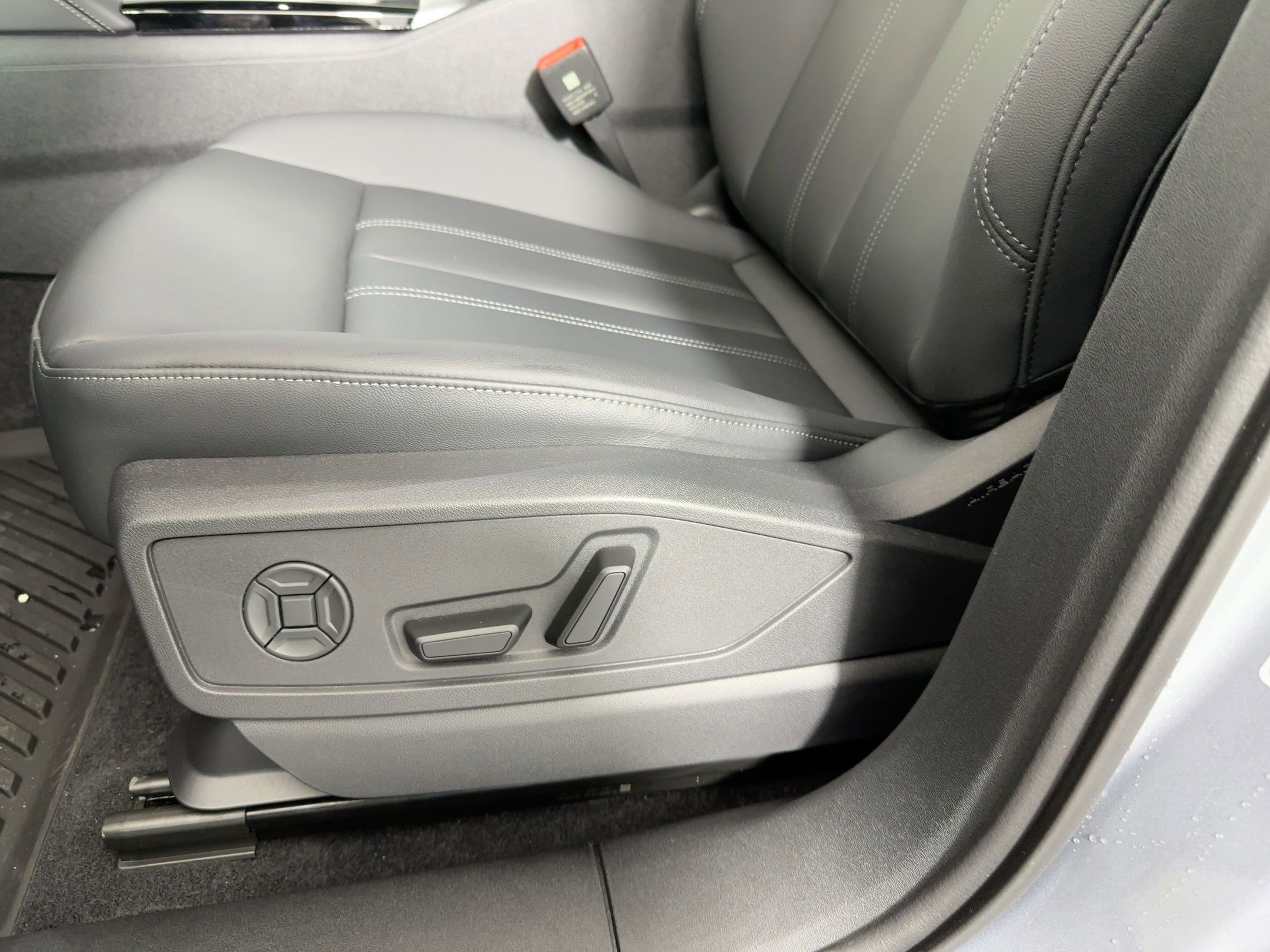 New 2025 Audi Q5 Premium Plus image 10