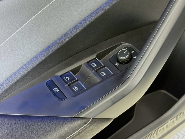 Certified 2025 Volkswagen Jetta SEL FWD image 20