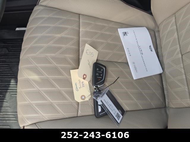 Used 2026 Cadillac Lyriq Signature Luxury AWD/4WD image 13