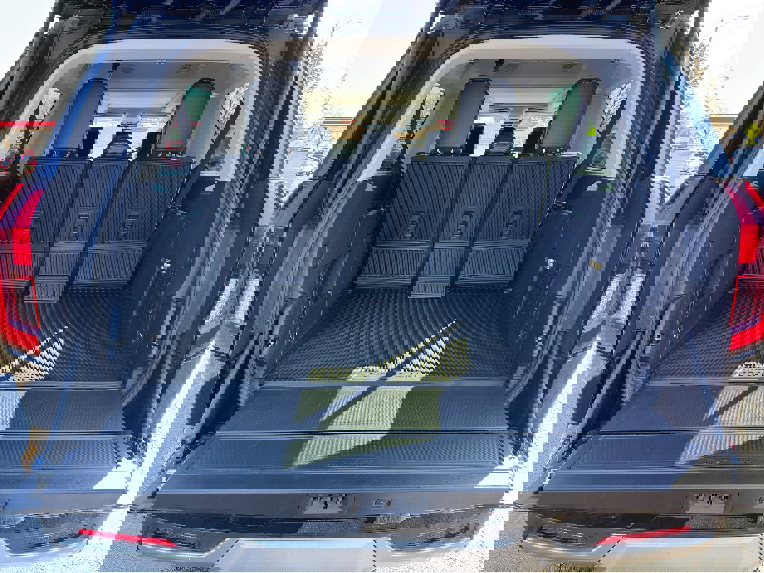 Used 2025 Ford Expedition Max Platinum image 14