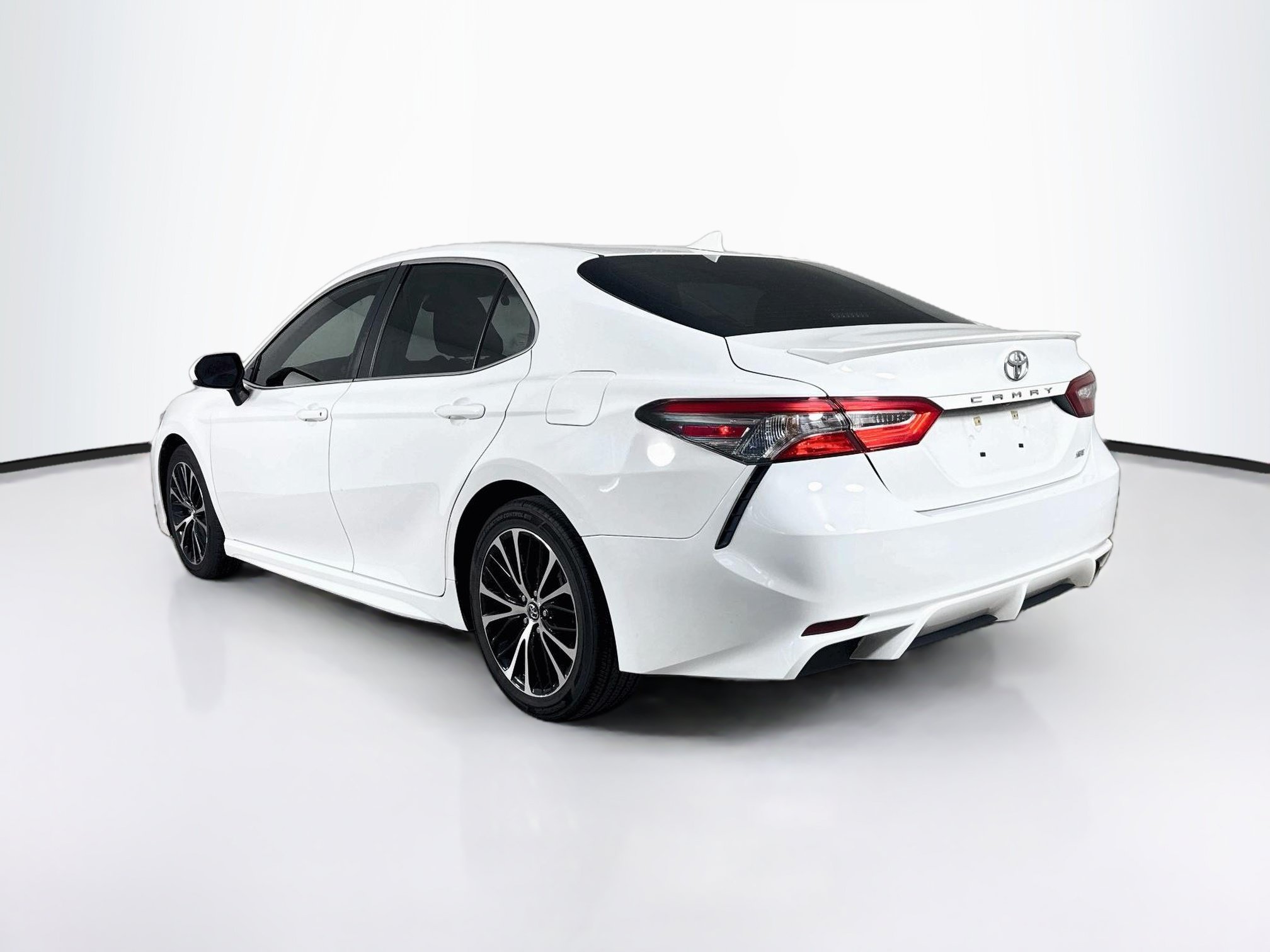 Used 2019 Toyota Camry SE FWD image 28