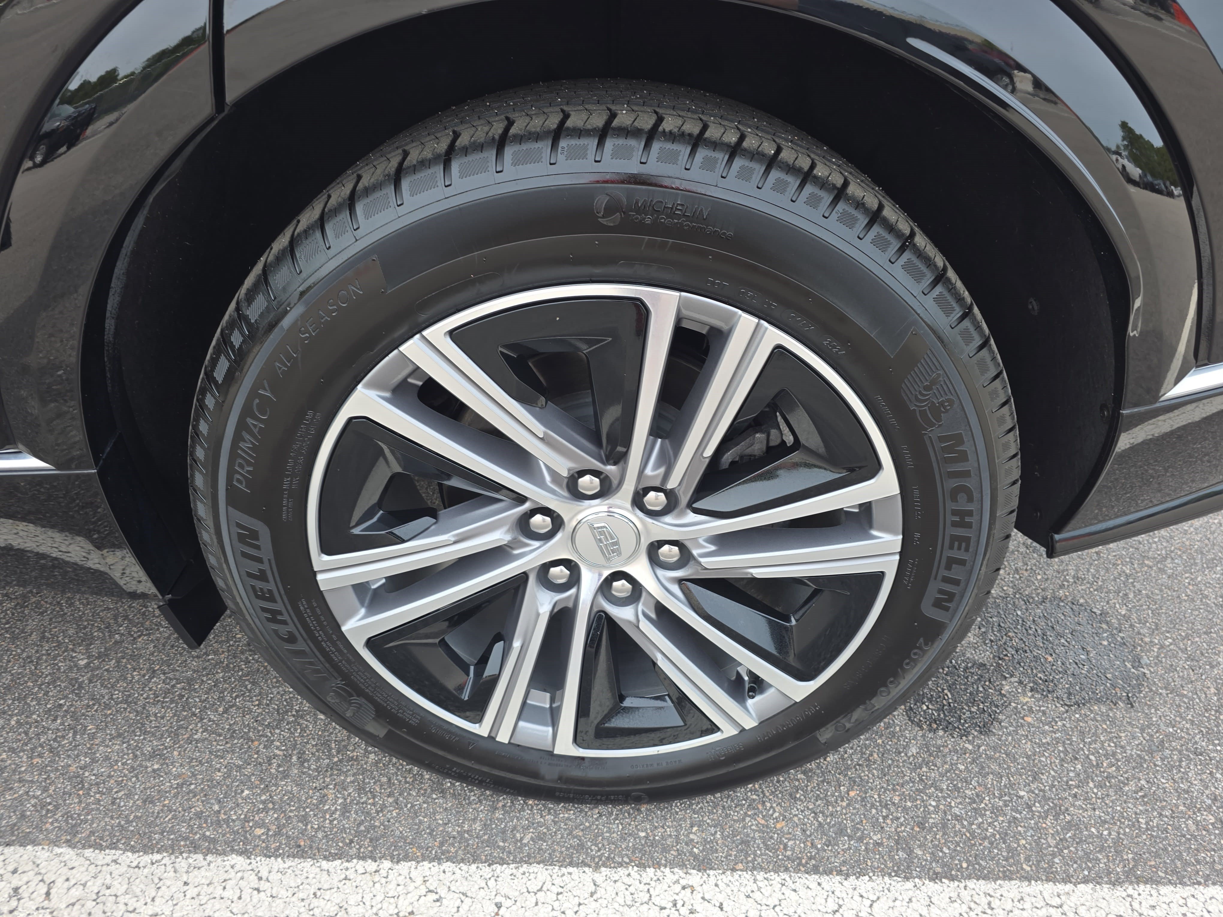 Certified 2024 Cadillac Lyriq Tech AWD/4WD image 35
