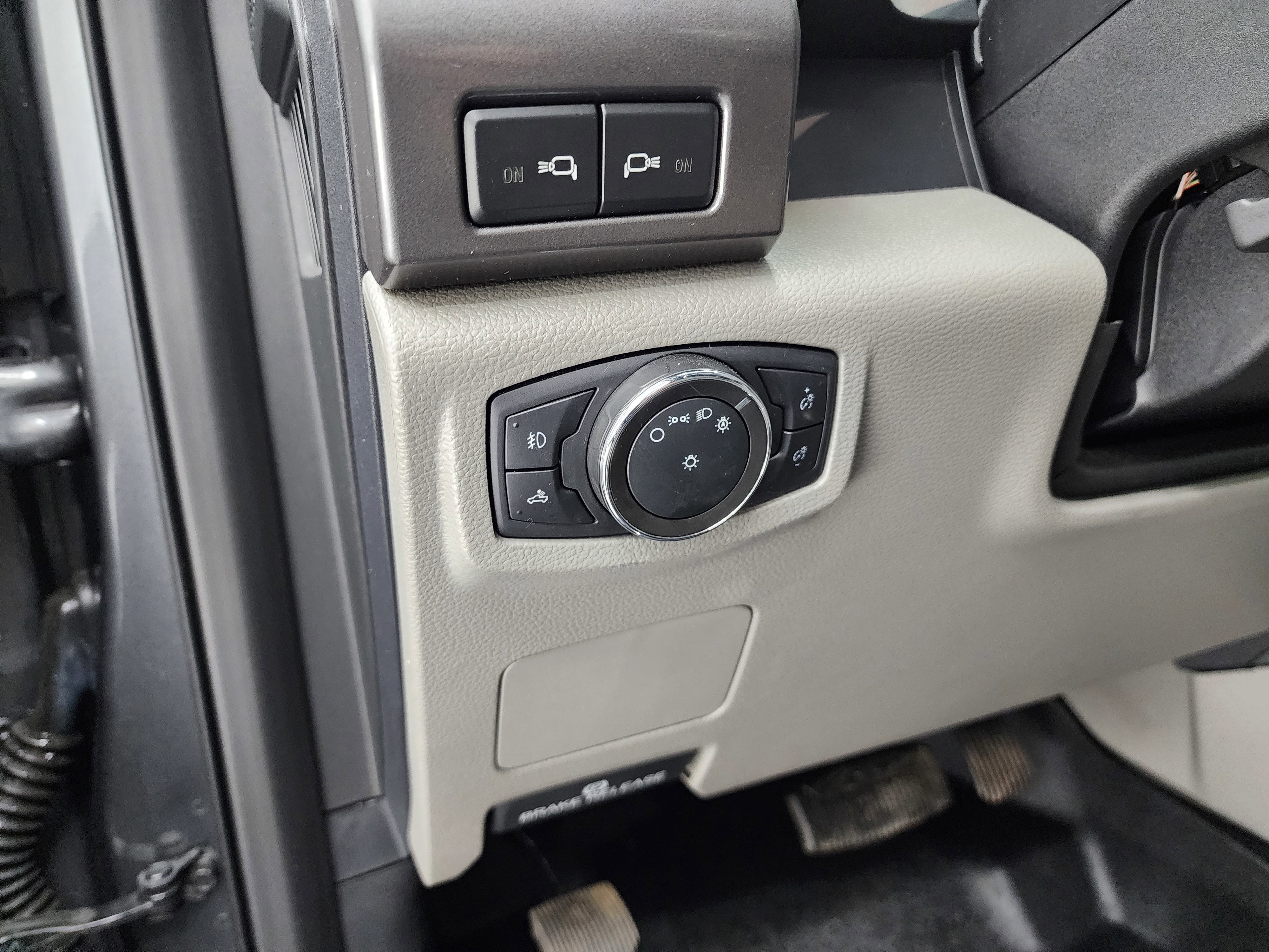 Used 2021 Ford F250 XLT w/ XLT Premium Package AWD/4WD image 47