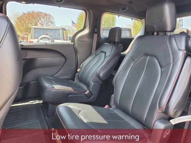 Used 2020 Chrysler Pacifica Limited image 40