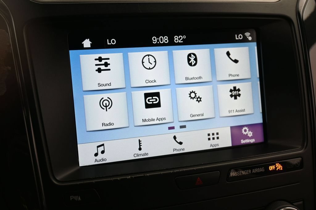 Used 2018 Ford Explorer XLT w/ Equipment Group 202A FWD image 19
