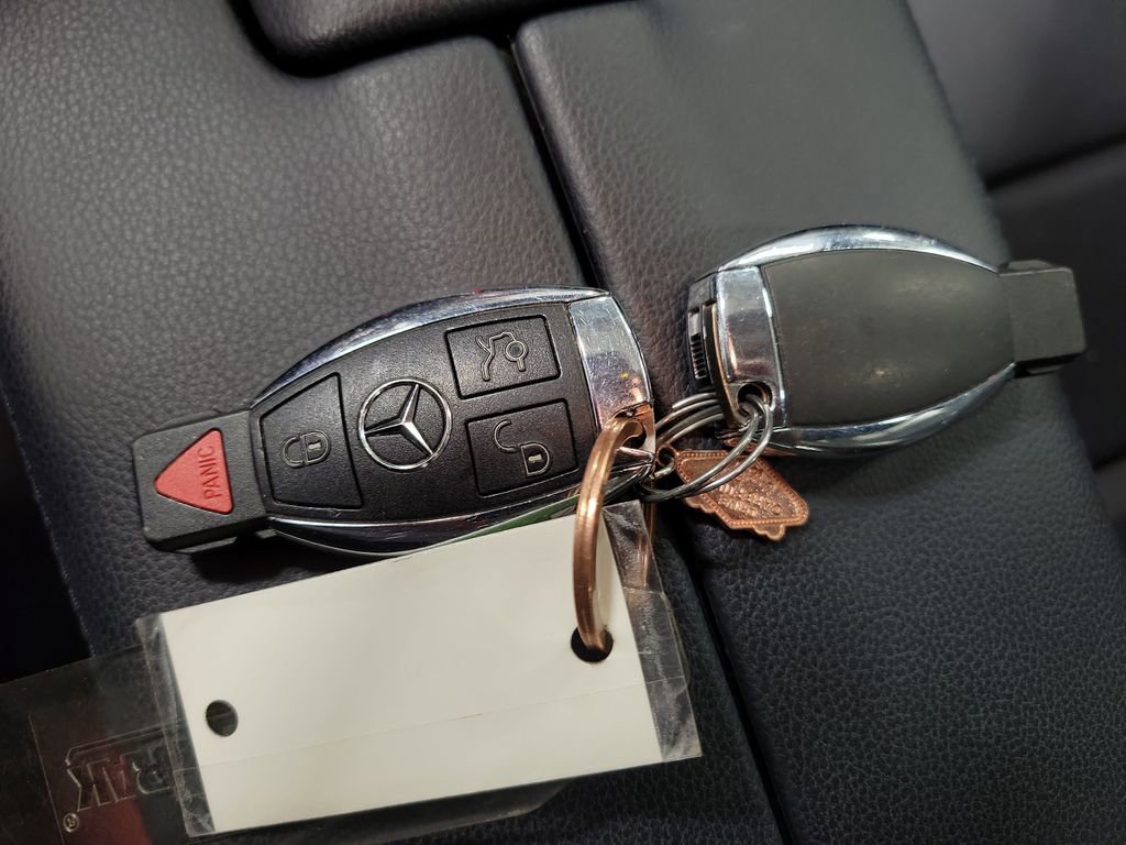 Used 2011 Mercedes-Benz E 350 4MATIC Sedan image 17