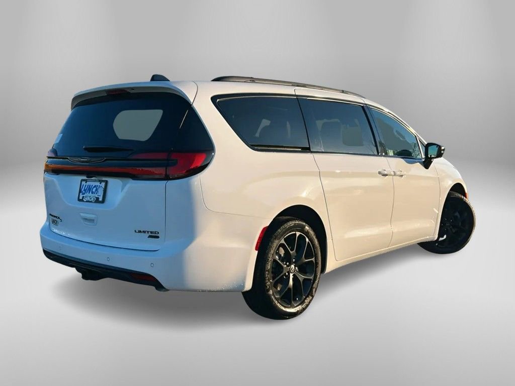 New 2026 Chrysler Pacifica Limited w/ S Appearance Package image 4