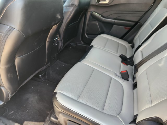 Used 2025 Ford Escape Platinum AWD/4WD image 29
