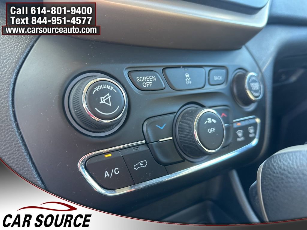Used 2015 Jeep Cherokee Latitude image 20
