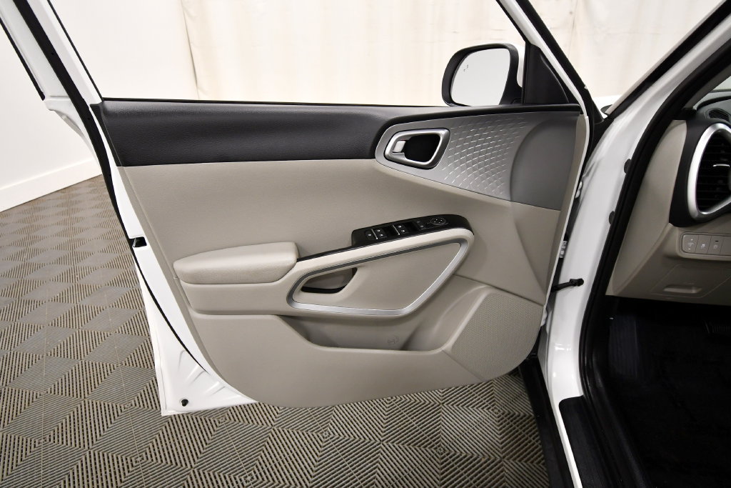Certified 2025 Kia Soul LX FWD image 13