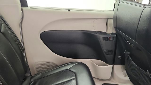 Used 2022 Chrysler Pacifica Touring-L image 29