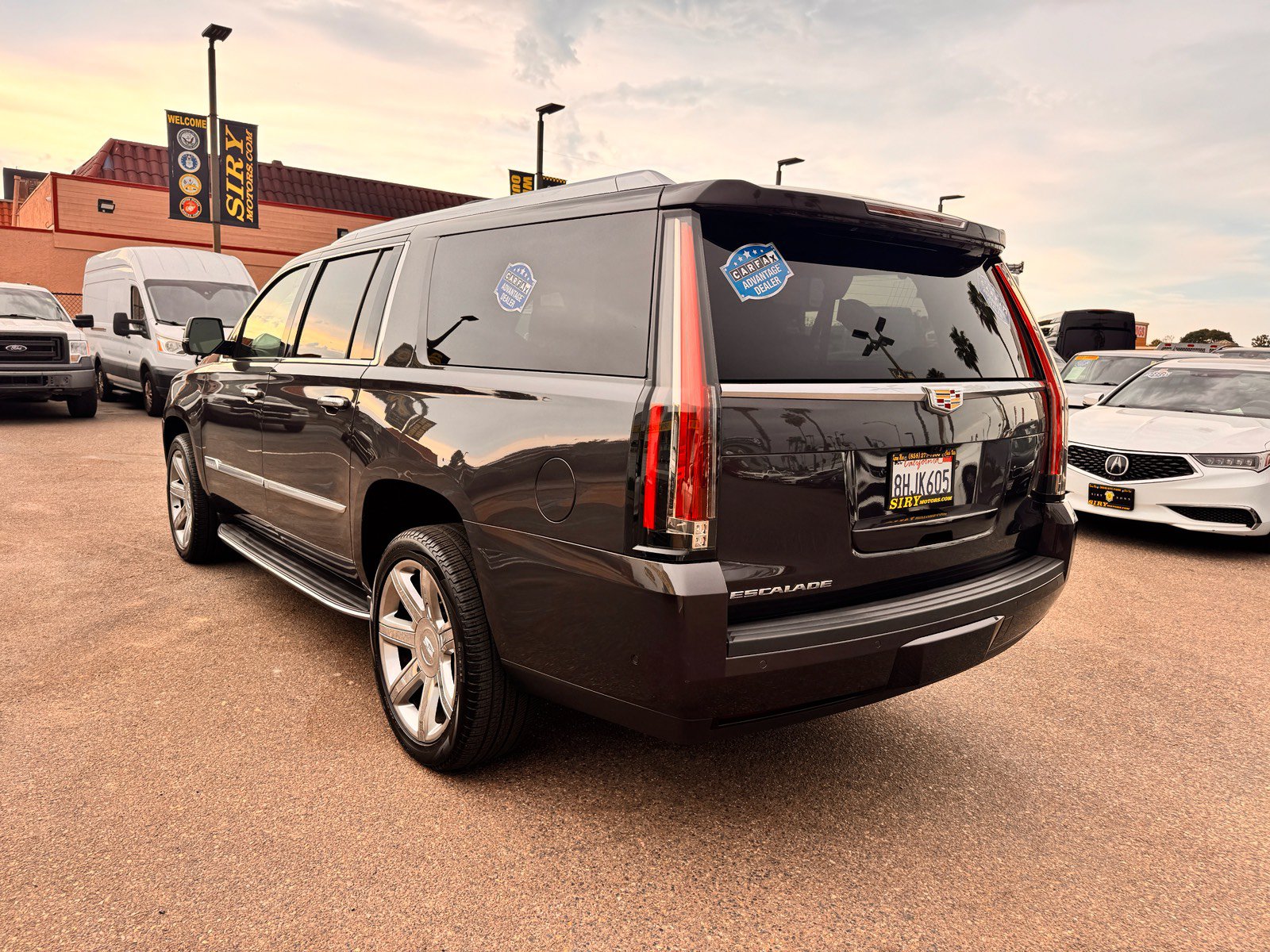 Used 2018 Cadillac Escalade ESV Luxury AWD/4WD image 5