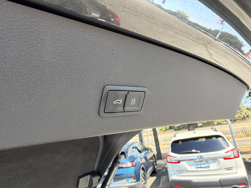 Used 2024 Audi Q8 e-tron Premium AWD/4WD image 30