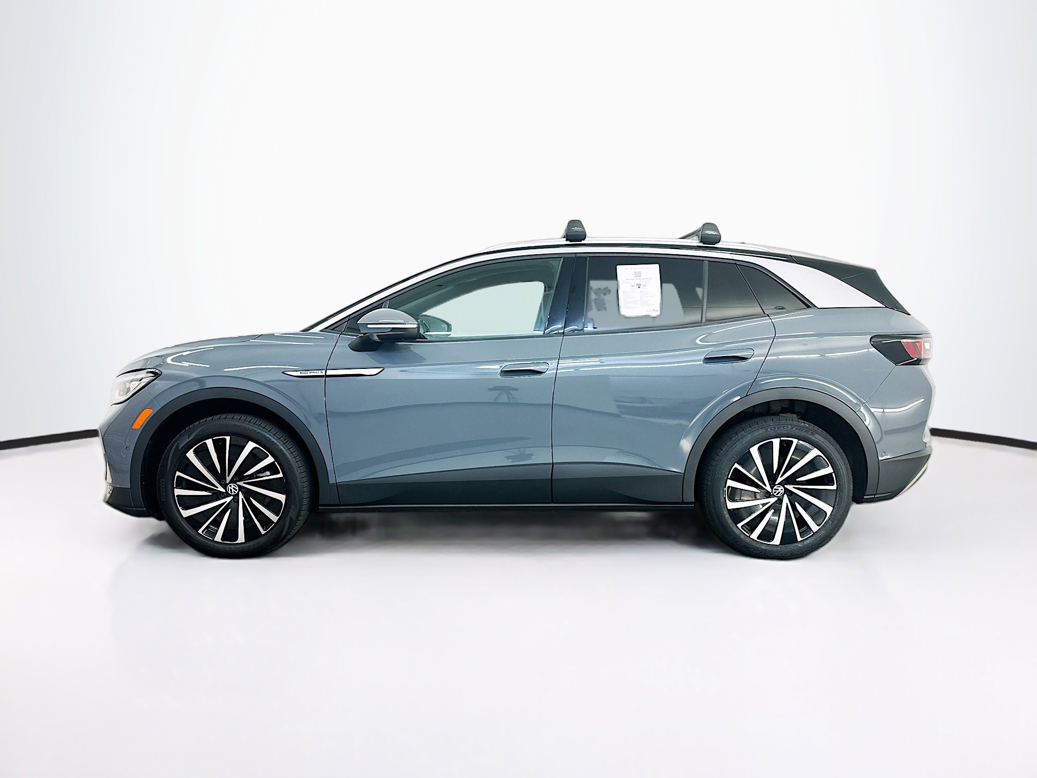 Used 2023 Volkswagen ID.4 Pro S Plus image 4