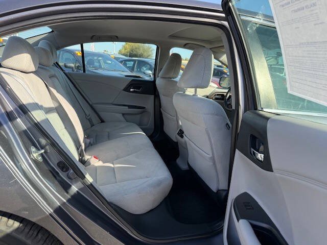 Used 2017 Honda Accord EX image 10