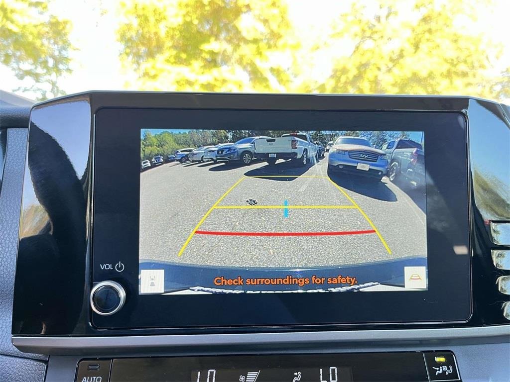 Used 2025 Toyota Camry LE image 18