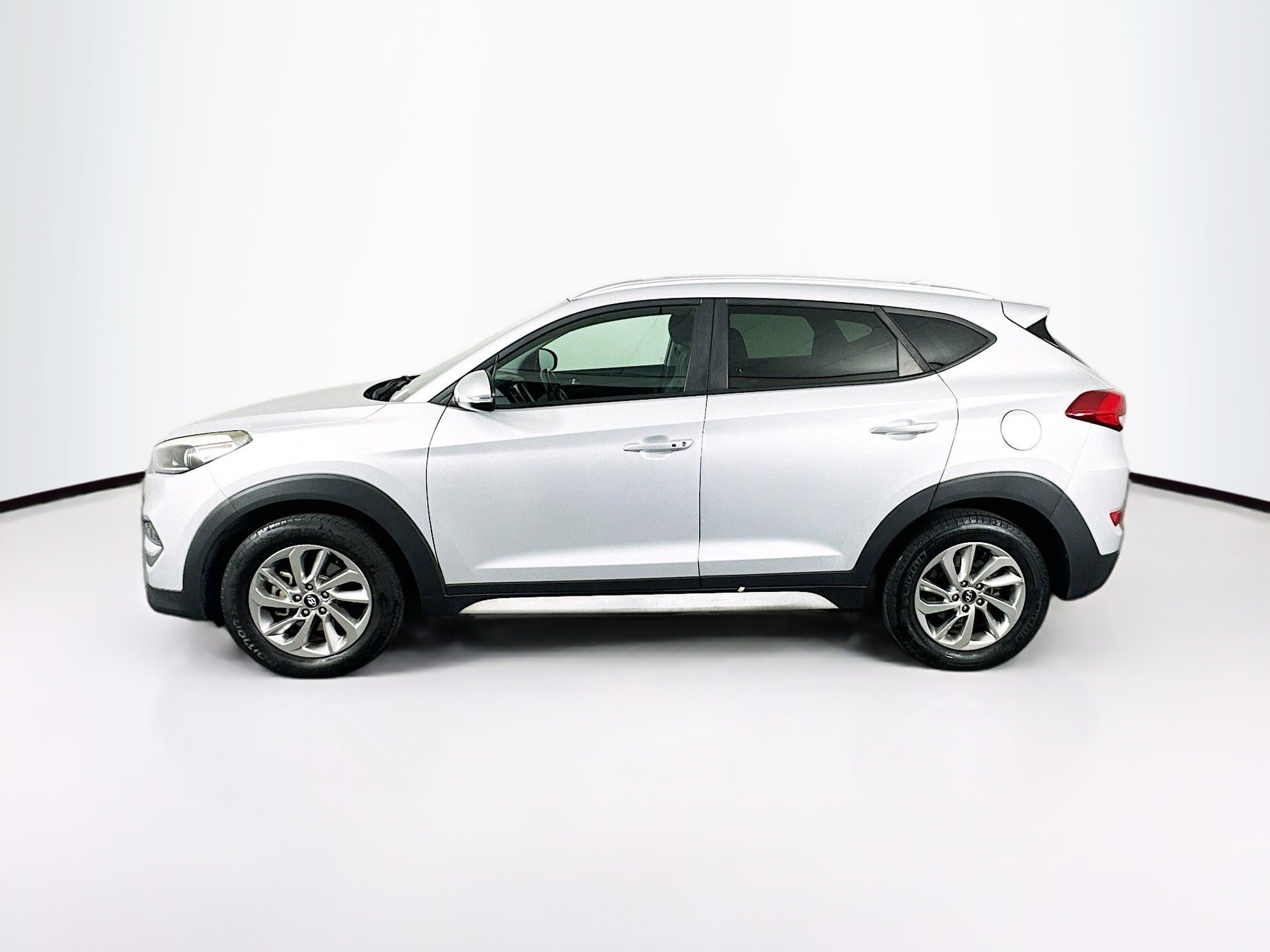 Used 2017 Hyundai Tucson SE Plus FWD image 4