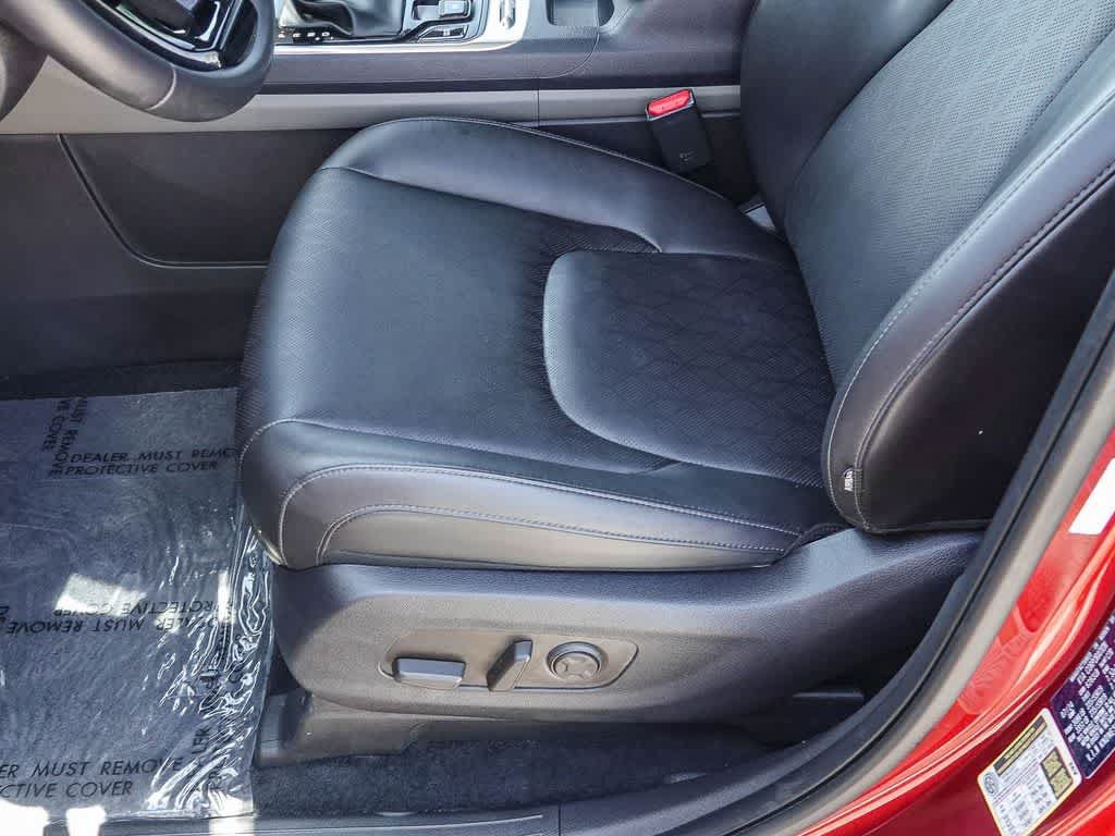 Certified 2025 Kia Carnival SX FWD image 20