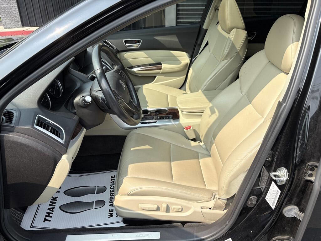 Used 2018 Acura TLX image 9
