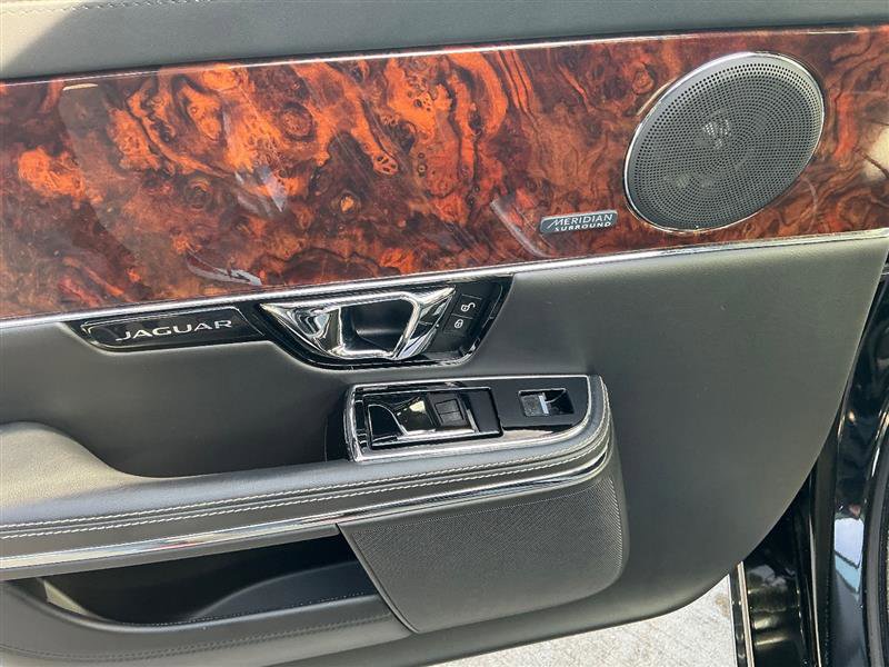 Used 2014 Jaguar XJ L Portfolio image 33