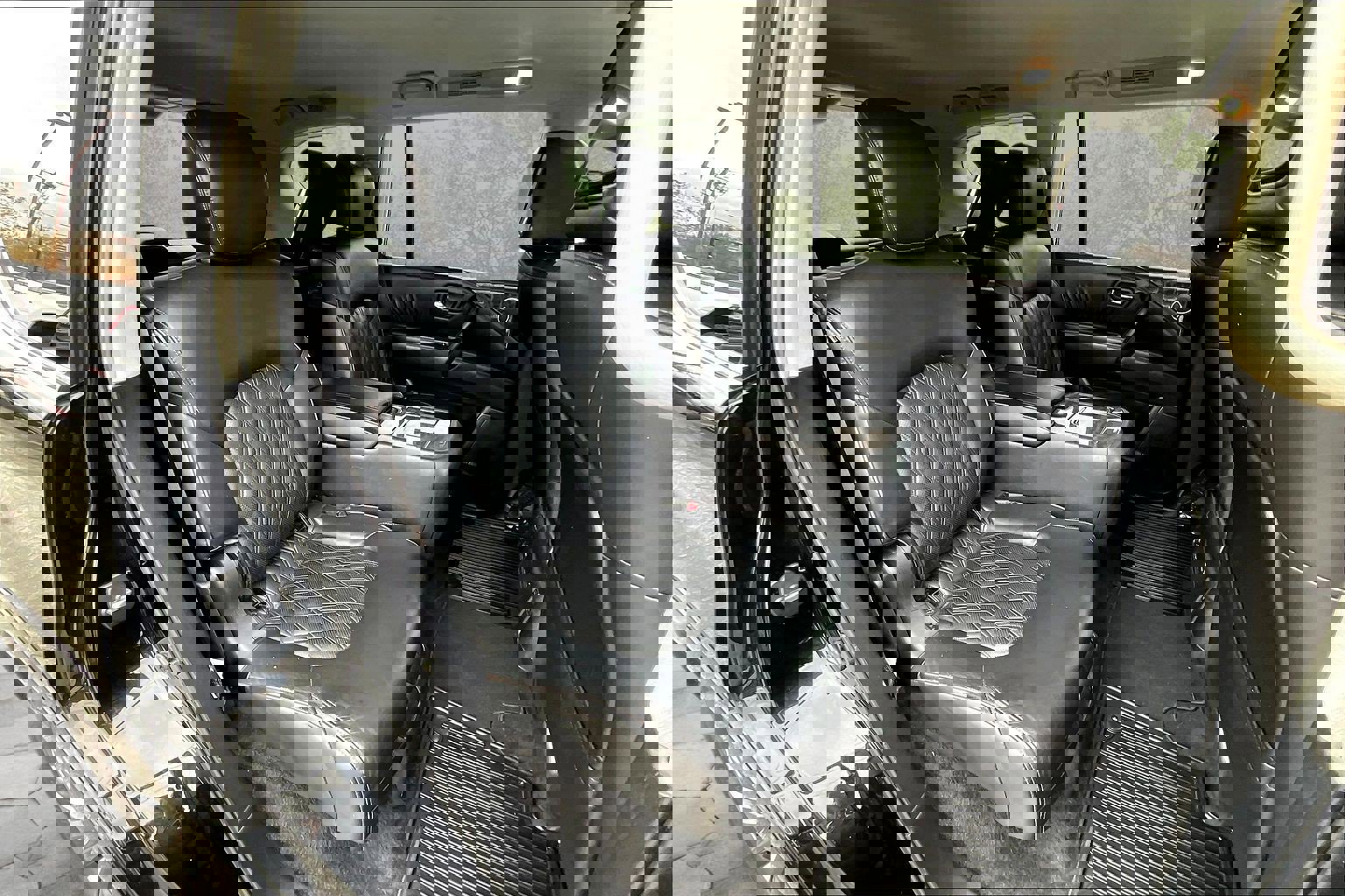 Used 2021 Nissan Armada Platinum w/ Captain's Chairs Package image 27