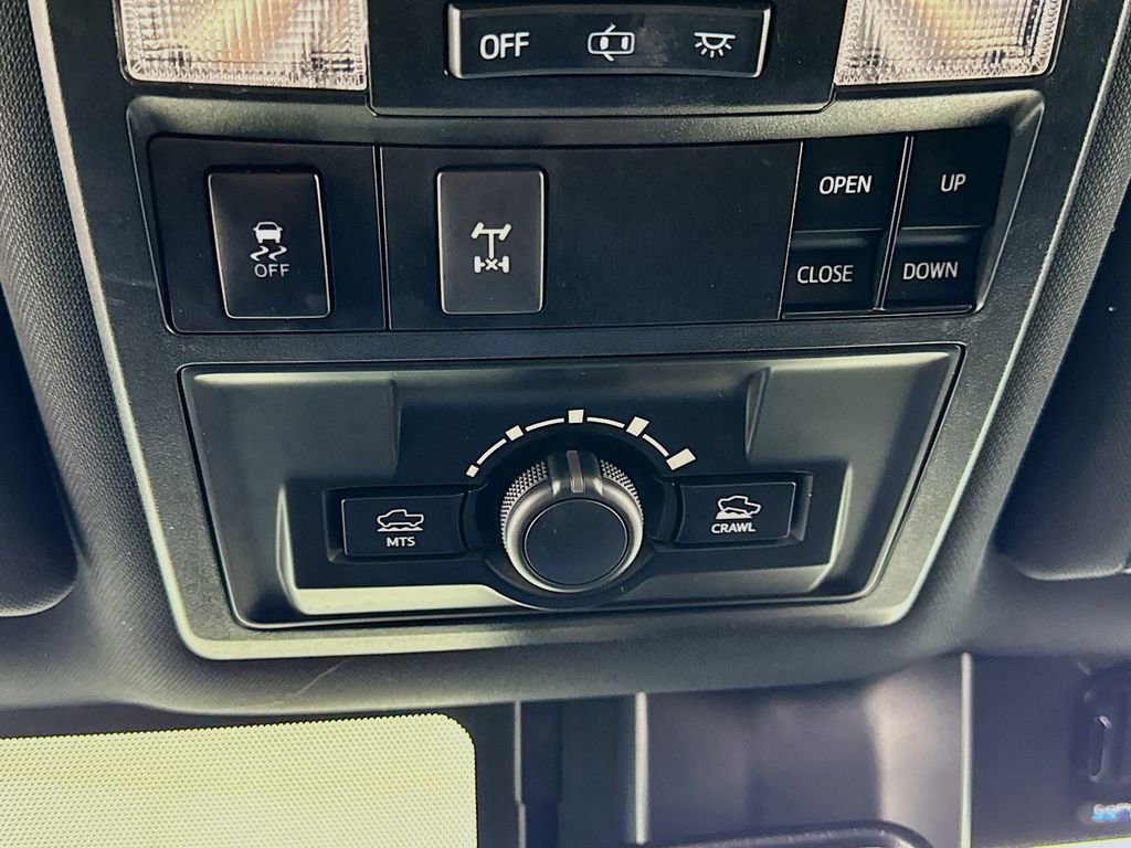 Used 2018 Toyota Tacoma TRD Off-Road image 18