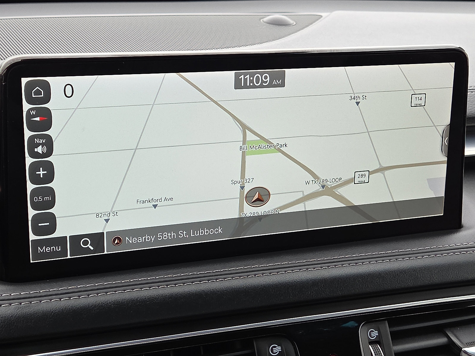 Used 2023 Genesis G70 2.0T image 13