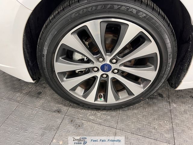 Used 2020 Ford Fusion SE image 16
