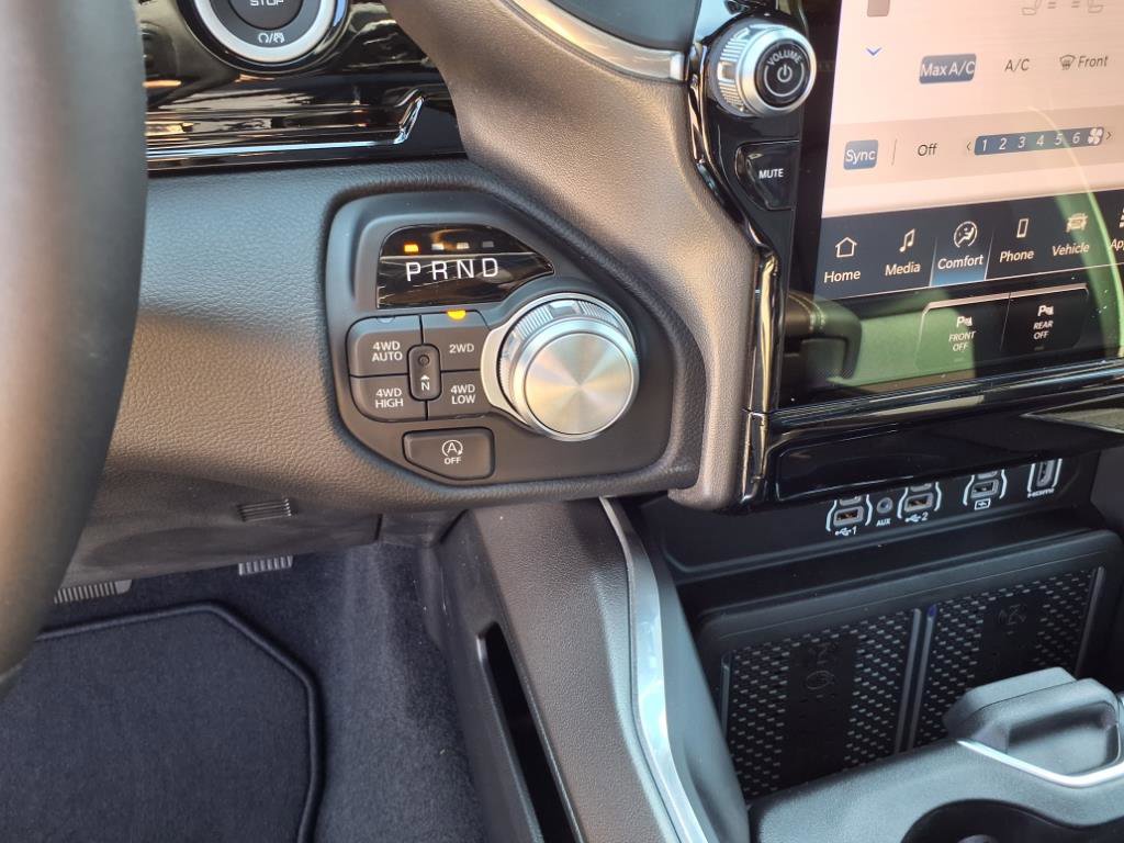 Used 2025 RAM 1500 Laramie w/ Night Edition AWD/4WD image 14