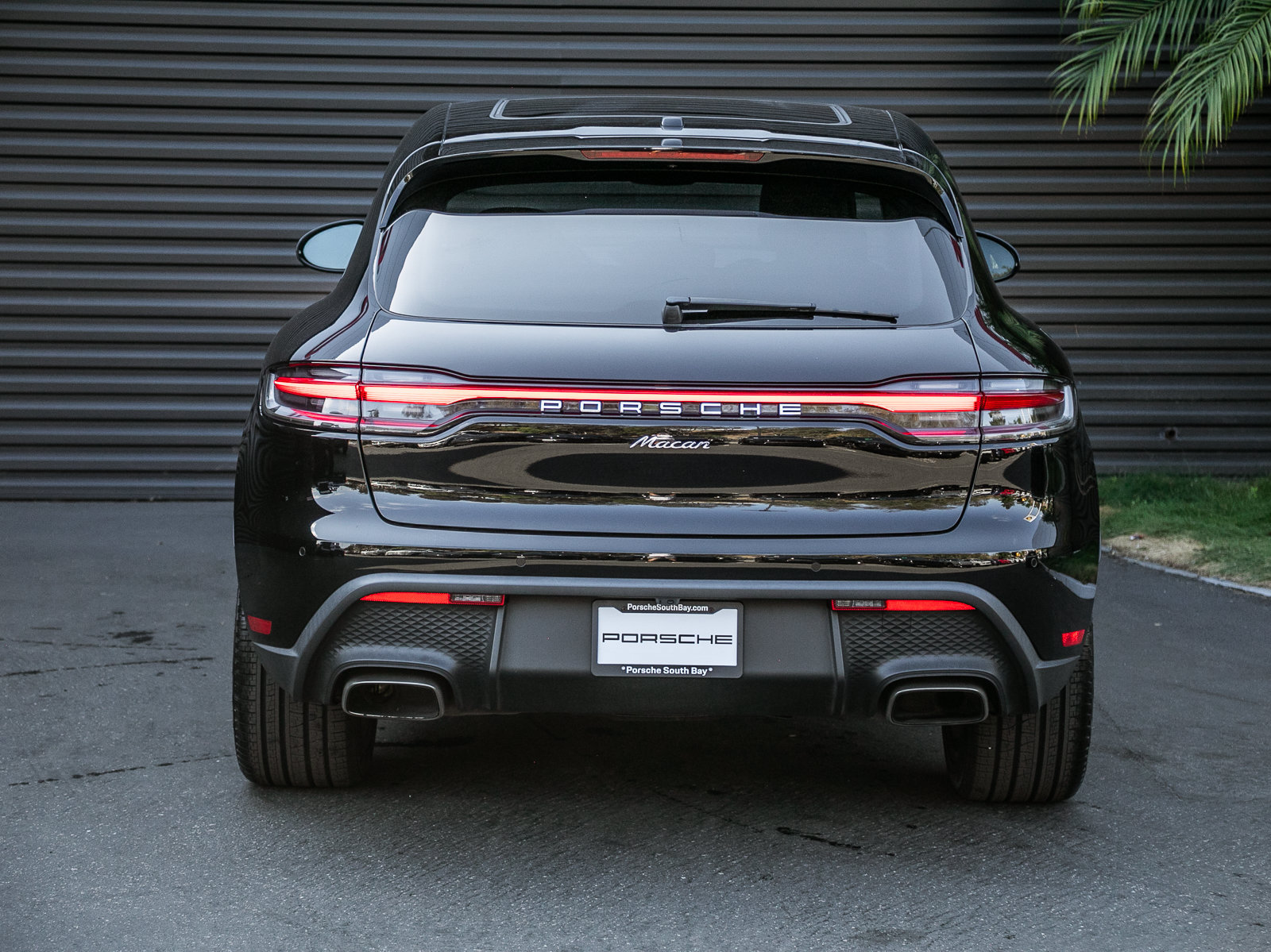 Certified 2023 Porsche Macan AWD/4WD image 9