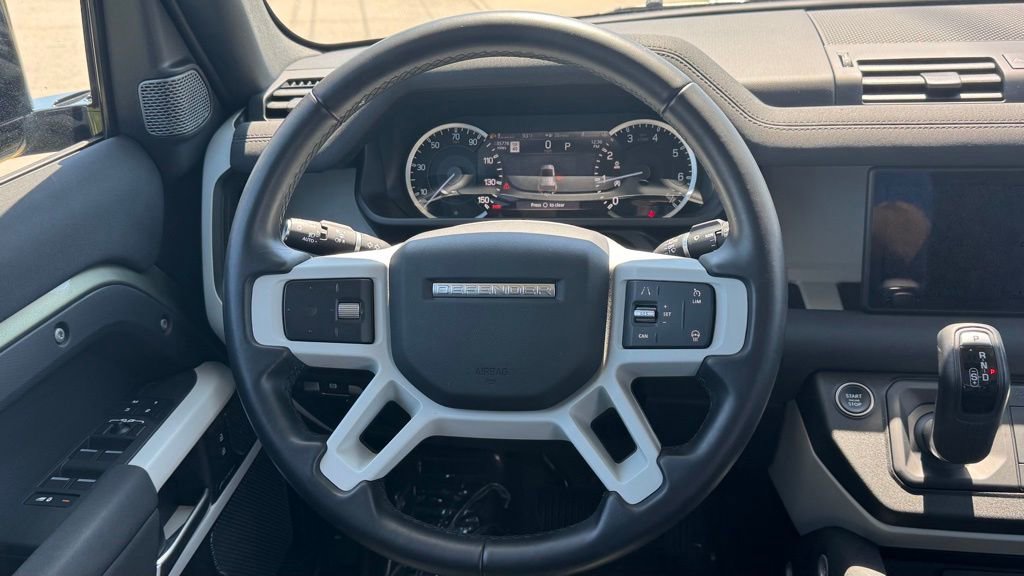 Used 2023 Land Rover Defender 110 S image 15