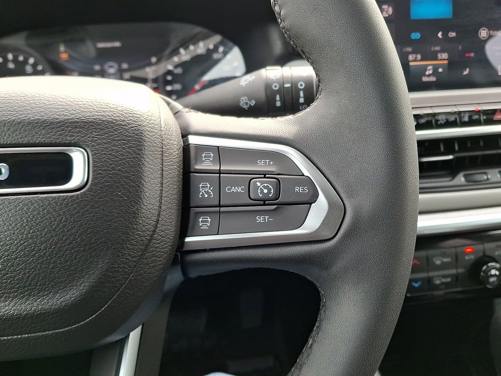 Used 2024 Jeep Compass Limited image 21