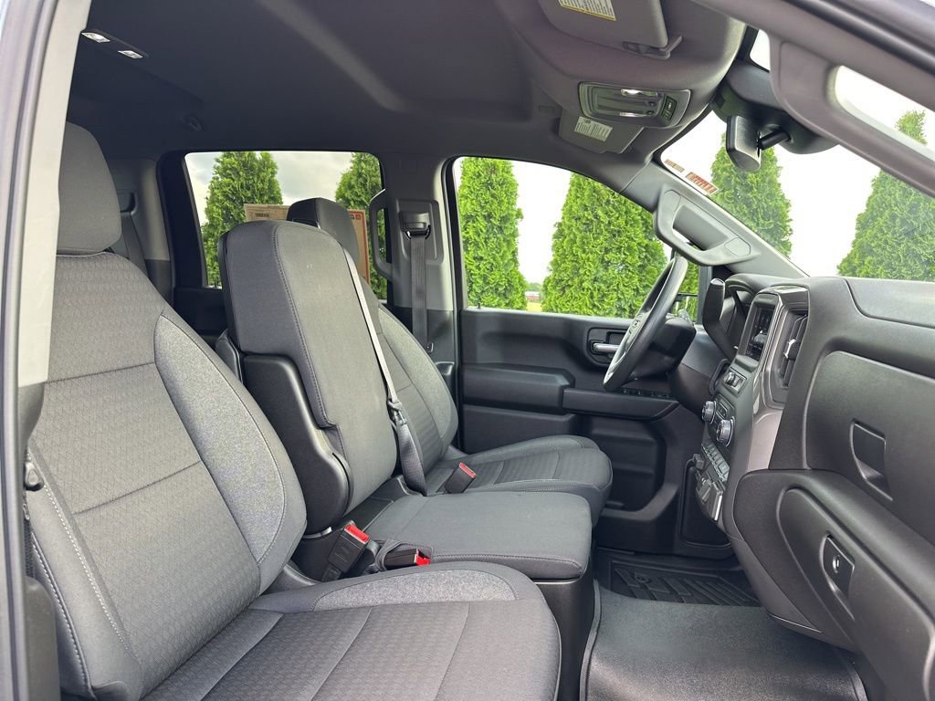 Used 2025 Chevrolet Silverado 2500 Custom w/ Custom Value Package AWD/4WD image 31