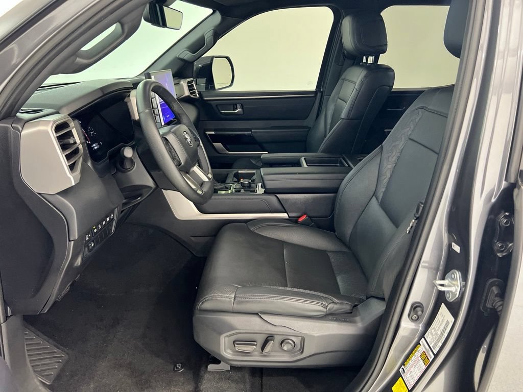 Used 2025 Toyota Tundra Limited AWD/4WD image 18
