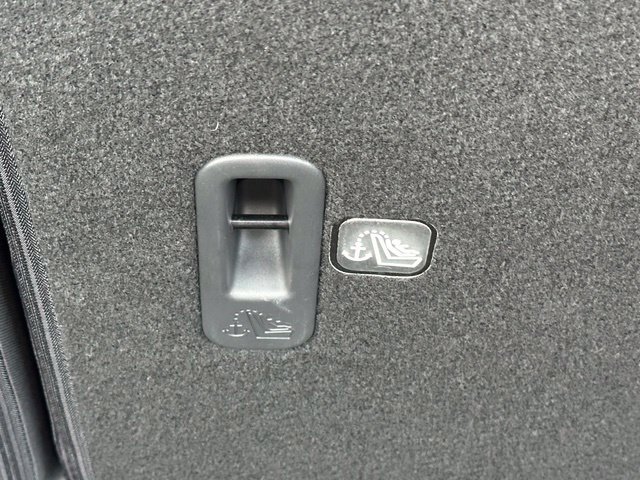 Used 2023 Nissan Kicks SV w/ Interior Electronics Package FWD image 18