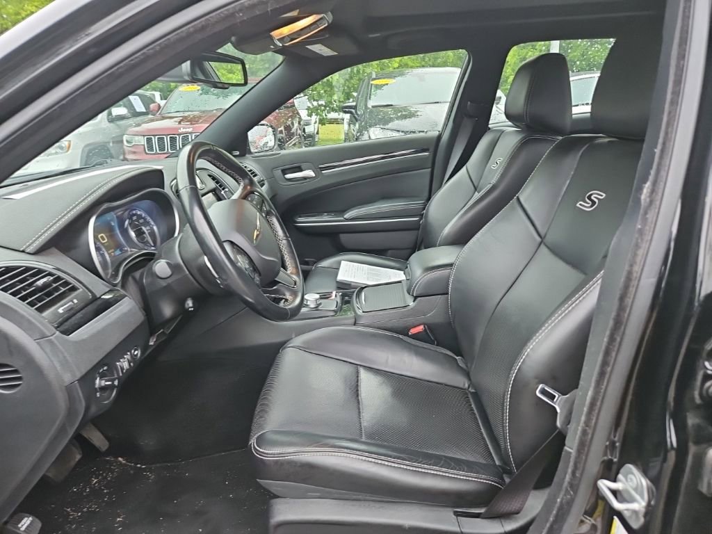 Used 2022 Chrysler 300 S w/ Comfort Group RWD image 15