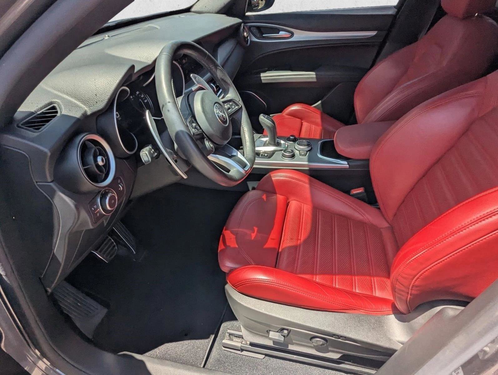 Used 2023 Alfa Romeo Stelvio Veloce AWD/4WD image 13