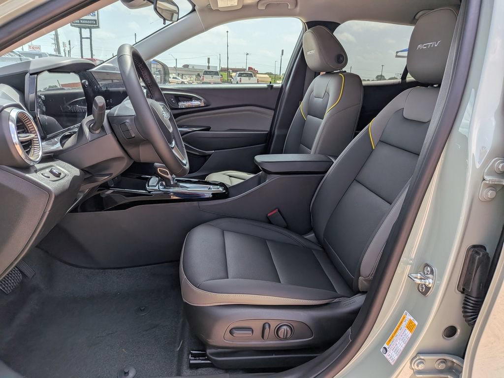 New 2026 Chevrolet Trax ACTIV w/ Driver Confidence Package FWD image 12