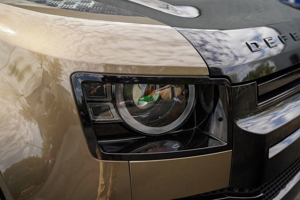 Used 2022 Land Rover Defender 110 X image 7