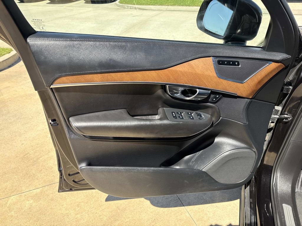 Used 2016 Volvo XC90 T6 Inscription w/ Vision Package image 20