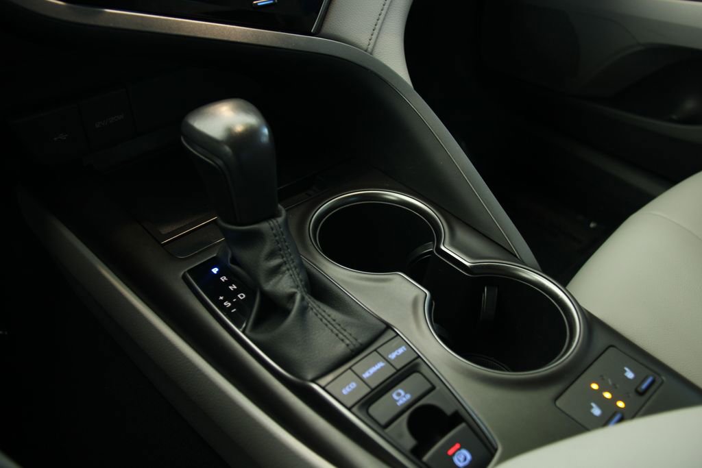 Used 2024 Toyota Camry SE image 21