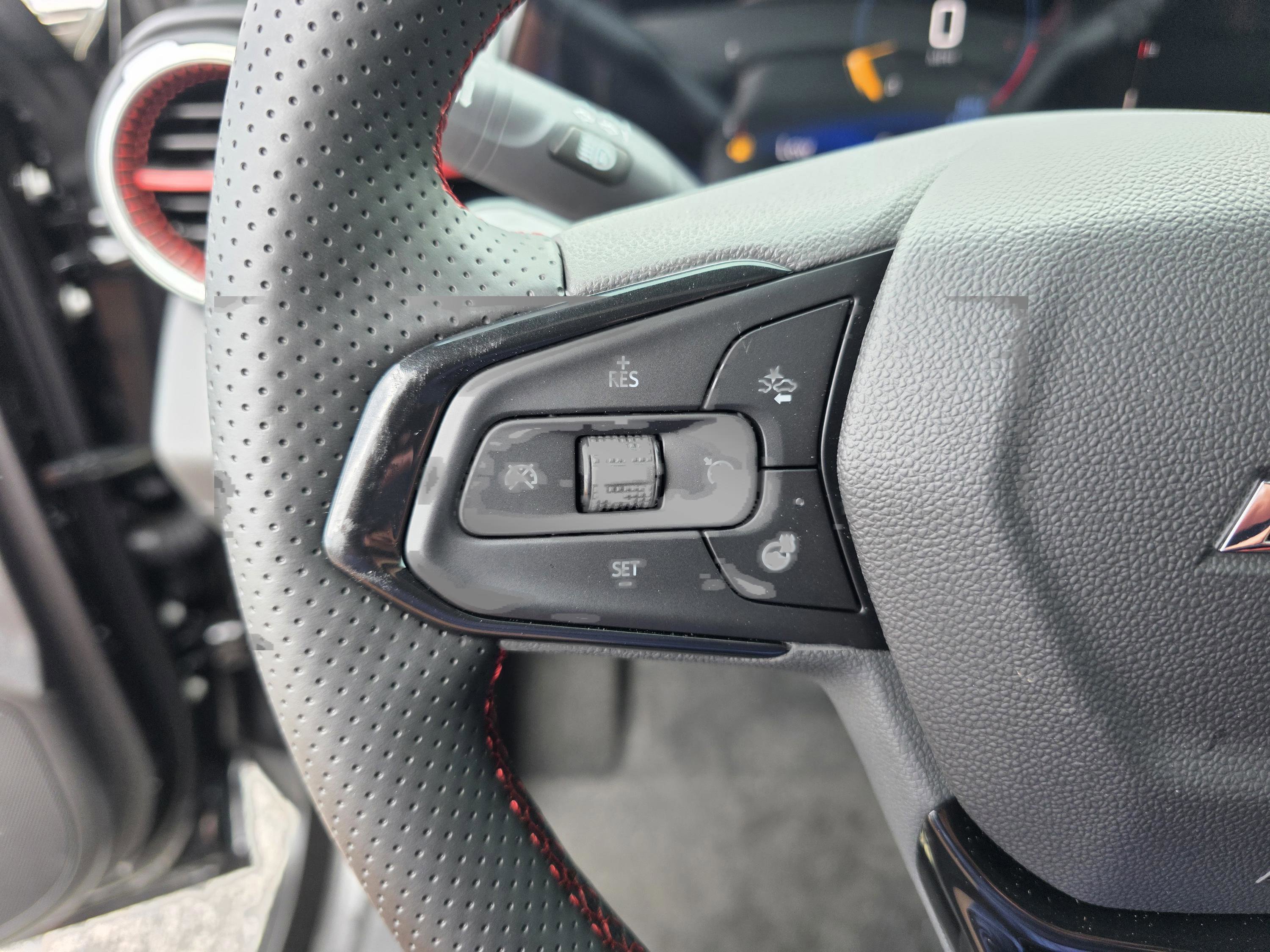 New 2026 Chevrolet Trax RS w/ Sunroof Package image 32