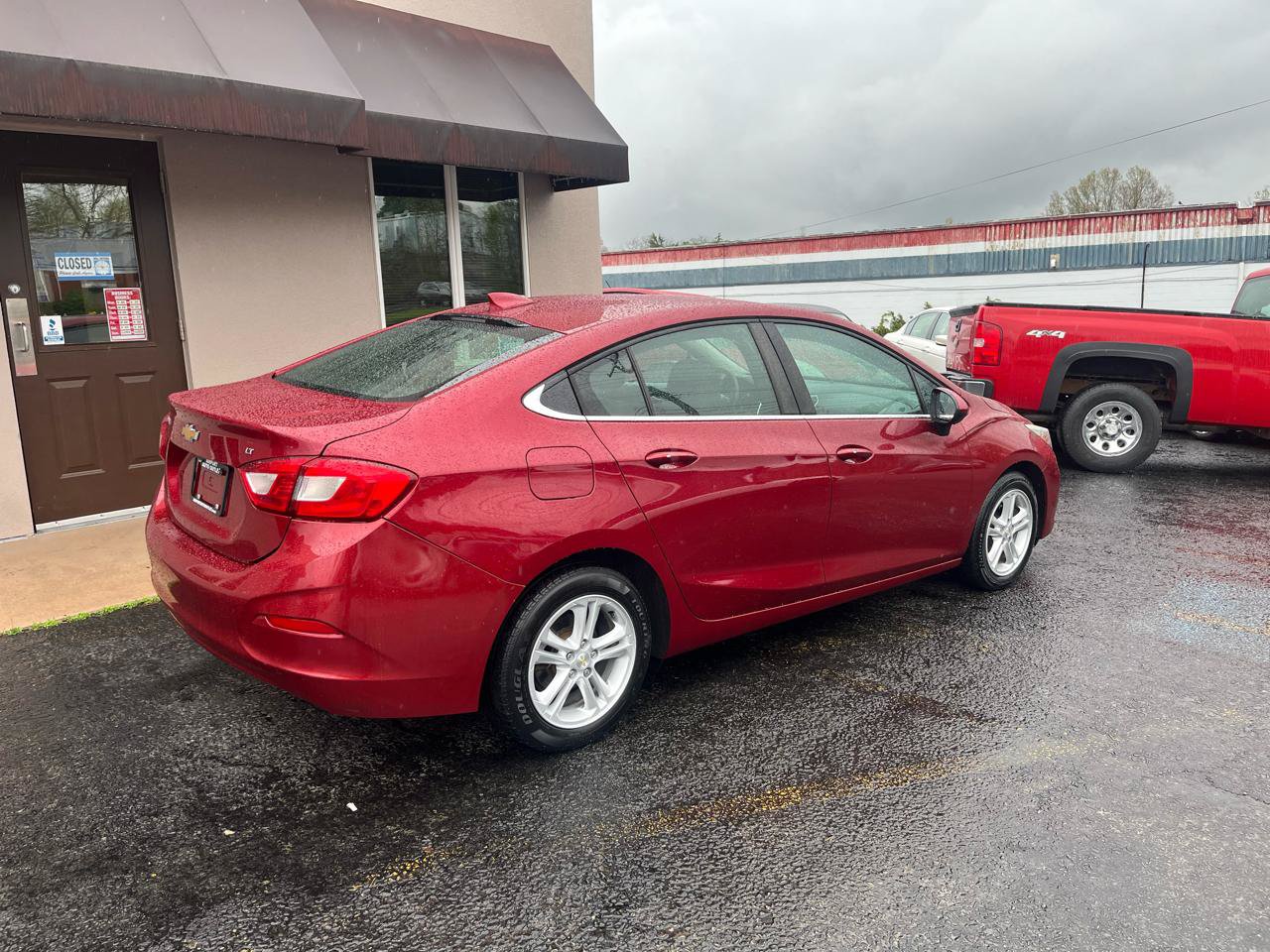 Used 2018 Chevrolet Cruze LT w/ Convenience Package FWD image 5