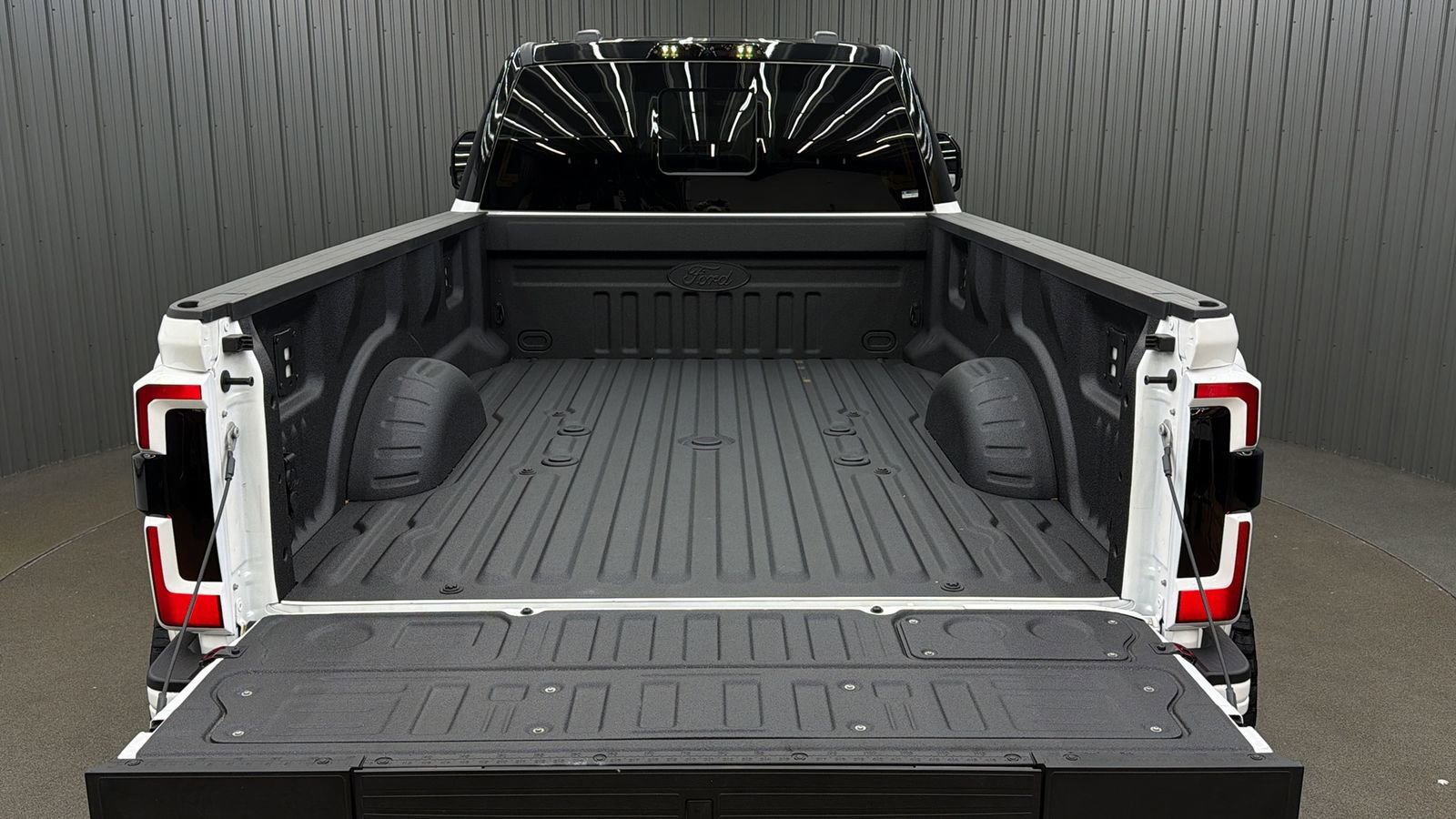 Used 2026 Ford F450 Platinum w/ FX4 Off-Road Package AWD/4WD image 17
