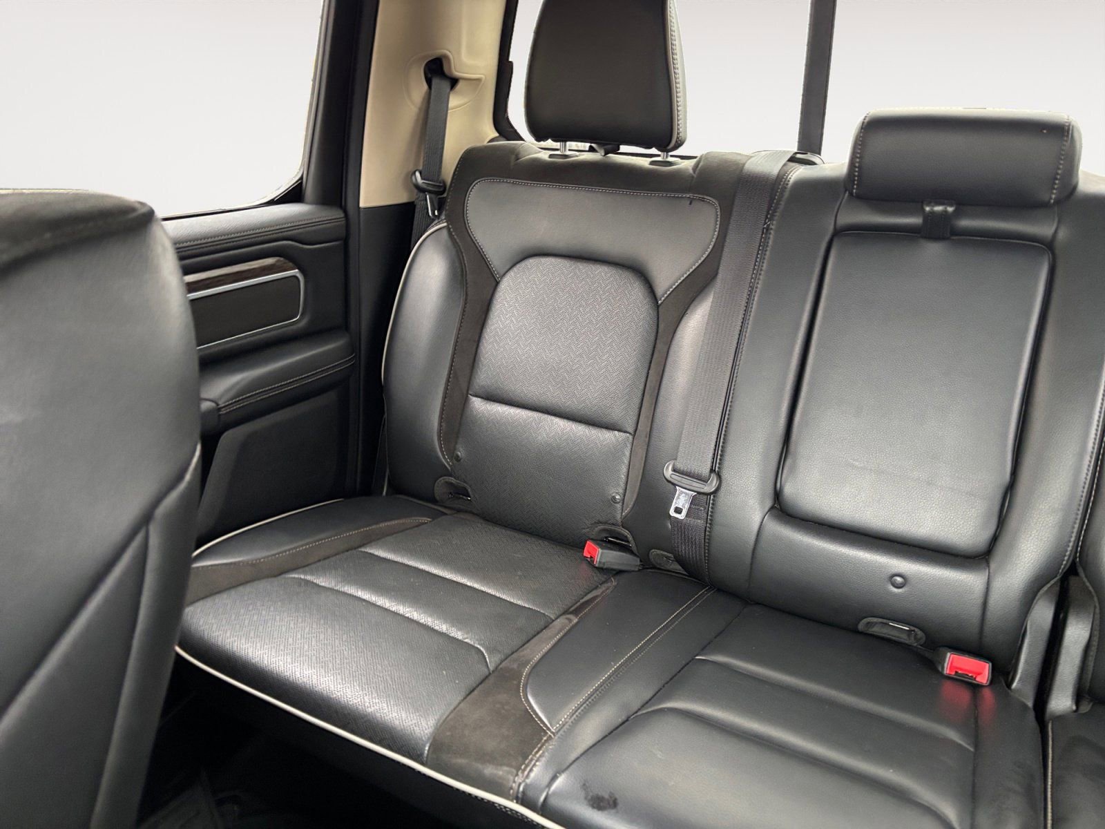 Used 2019 RAM 1500 Laramie image 13