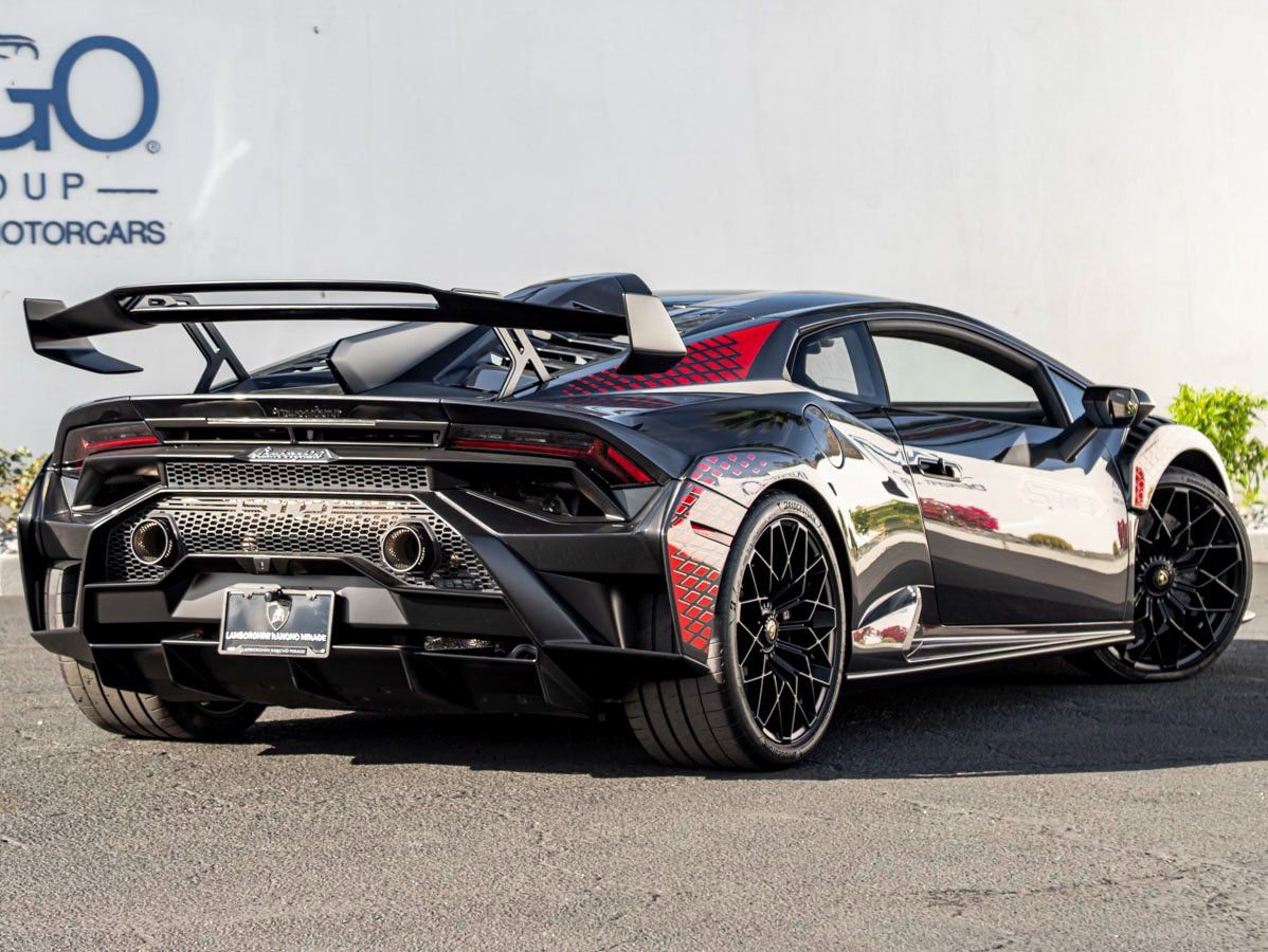 Used 2022 Lamborghini Huracan STO image 6