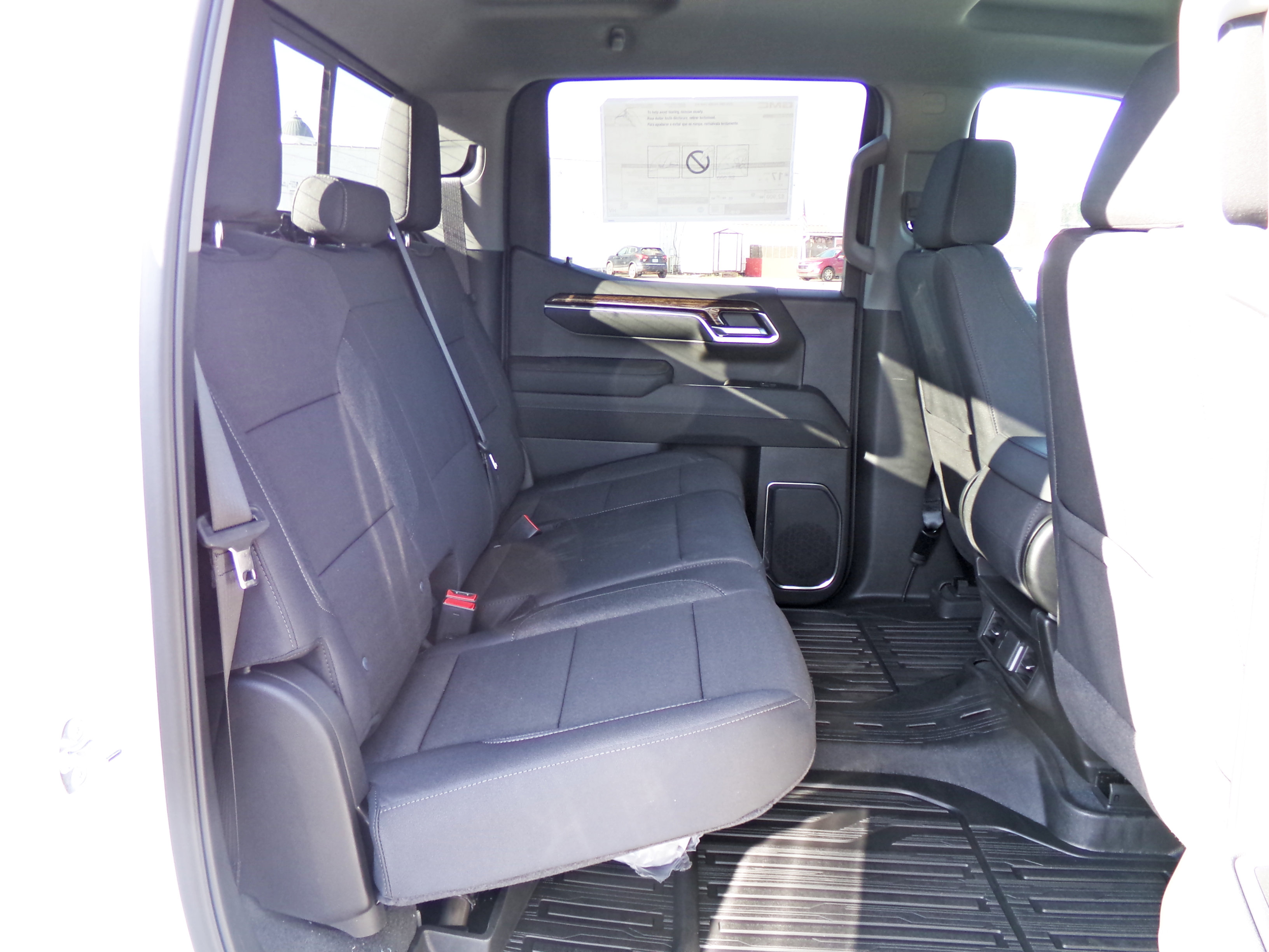 New 2026 GMC Sierra 1500 SLE image 15