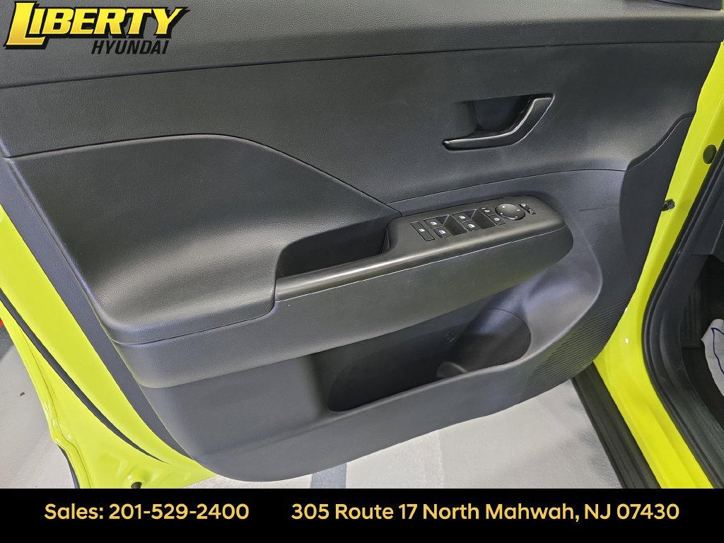 Certified 2024 Hyundai Kona SEL AWD/4WD image 11